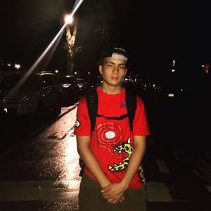 Meet your Posher, Astrit